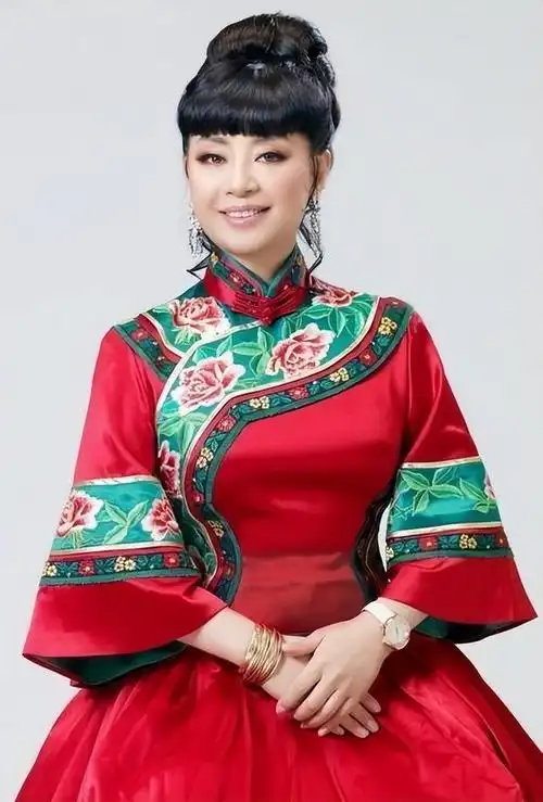 殷秀梅新婚之夜提出离婚,前任丈夫爽快答应,如今才明白行为正确