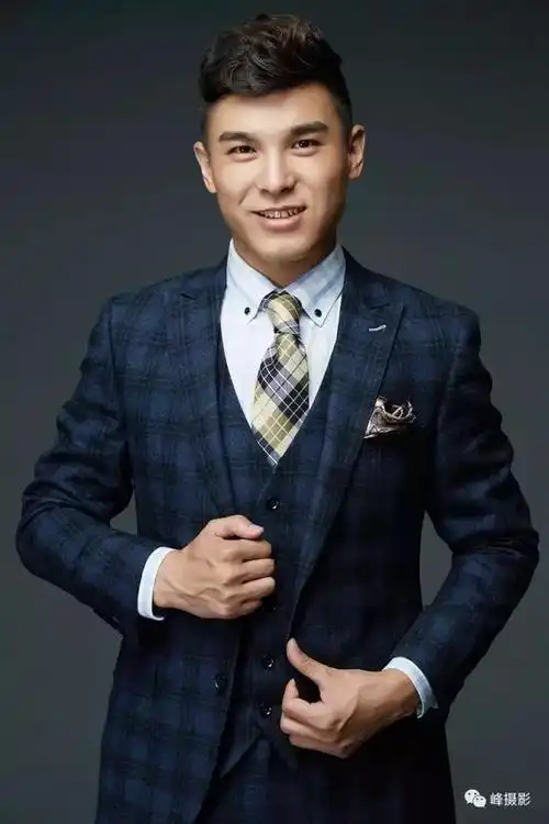 那还不快给你家那位来一套被迷住了吗今天就分享一组帅气的男士职业照