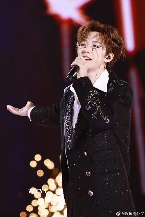 贺峻霖脸链##贺峻霖脸链造型