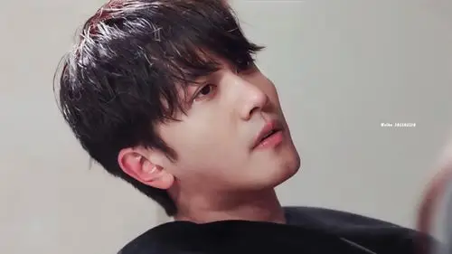 《阳光之下》彭冠英表演赏析