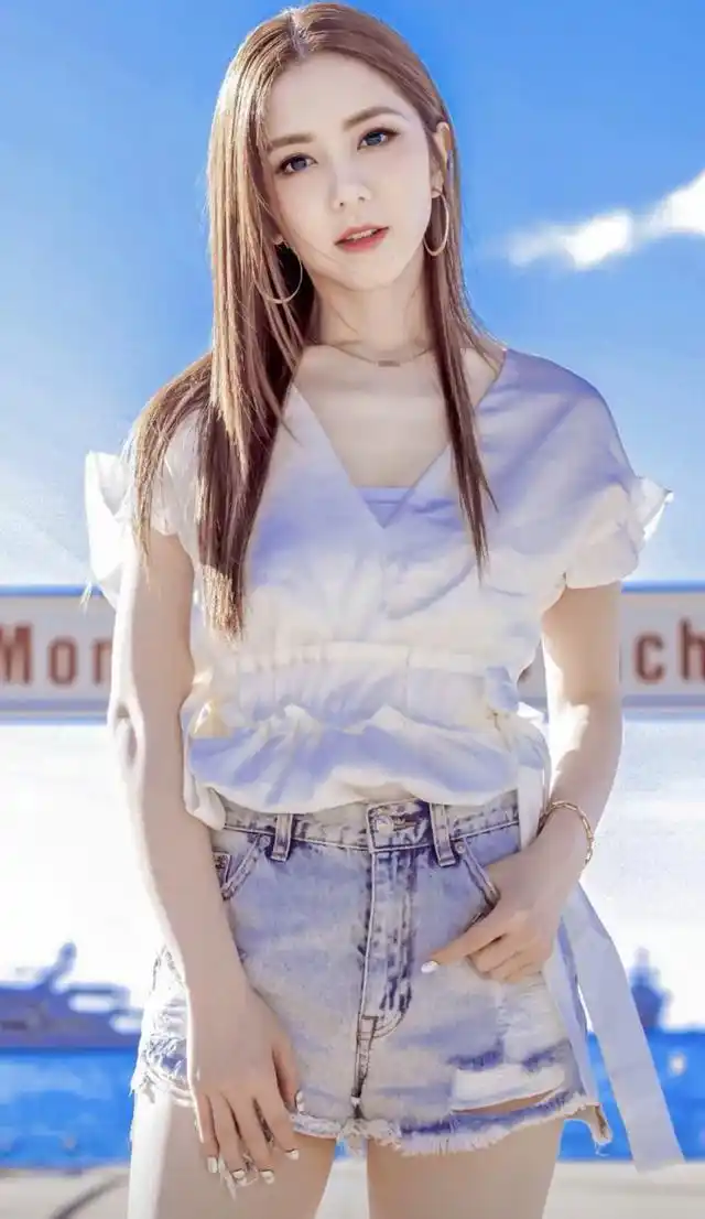 2021年共创之夜,王者荣耀品牌代言人——邓紫棋