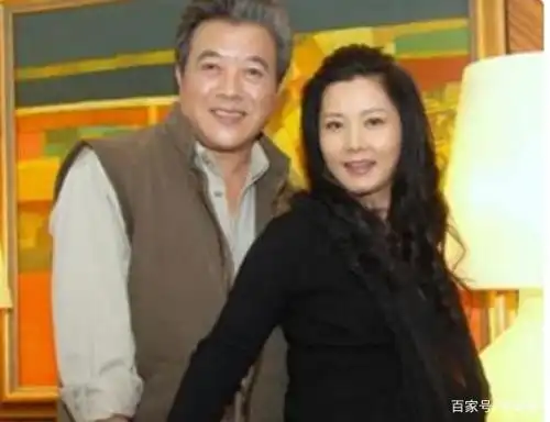 何赛飞:丈夫是我的初恋,婆婆是我的恩师,如今55岁貌美依旧