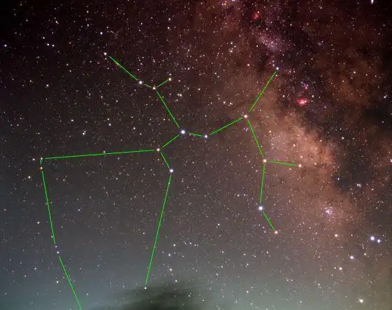 真实的黄道十二星座照片_左边的是位于在蛇夫座的蓝色发射星云ic4604