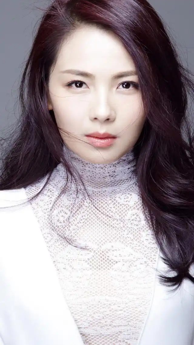 刘涛刚出道时的照片被扒出简直判若两人网友直呼变化太大了