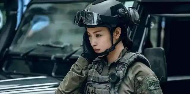 刘德华《拆弹专家2》火遍全网,刘青云演技广受好评,引起热议!