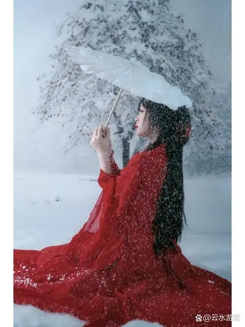 红衣白雪·古风少女写真|杨超越同款写真 烈火如歌 一袭红衣 立于百雪