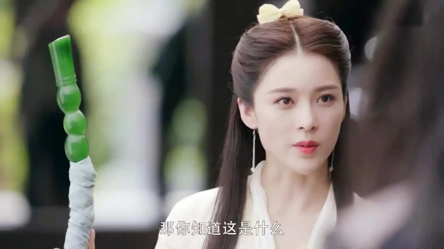 新倚天黄衫女子首次出场容貌世间难寻原来是程英换装了