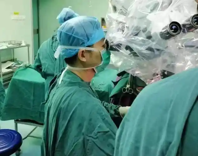 中国志愿医生凌锋专家德宏工作站近日在我院开展系列活动