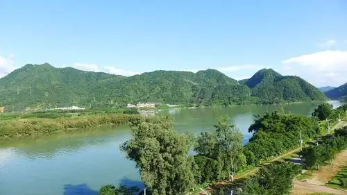 嬾于云斋诗词选