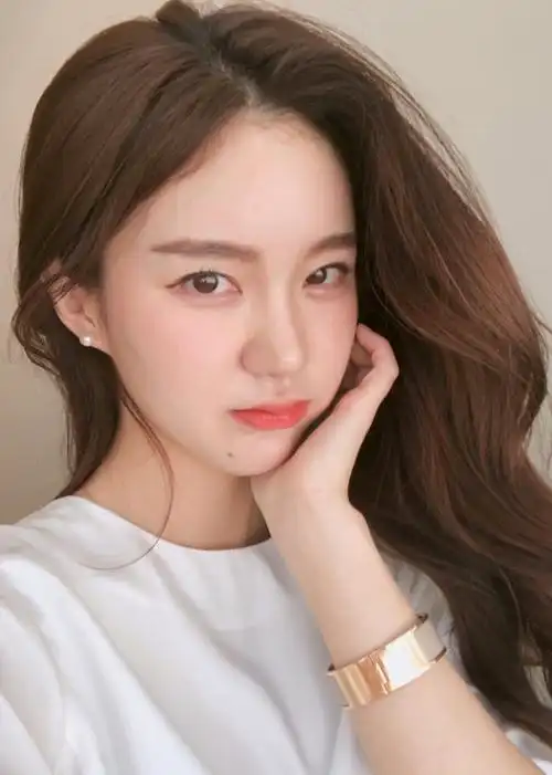 交友app大头照怎麼选?男生列5大重点:微骚卧蚕,中分长发最想带走!