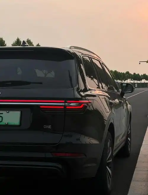 初代理想one:那些年我们追过的车