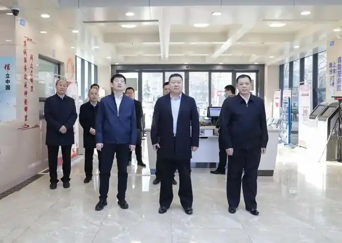 3月2日上午,区委副书记,区长,兰山商城管委会主任,党委书记刘波带队