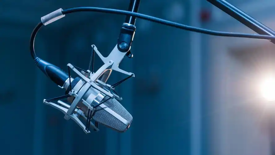 "九洲配音"隶属于深圳市九洲文化传播有限公司,专业从事影视广播配音