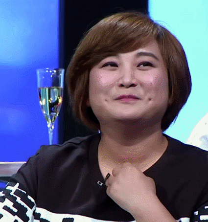 偷笑gif吐槽大会gif捂嘴gif综艺gif贾玲gif高兴gif