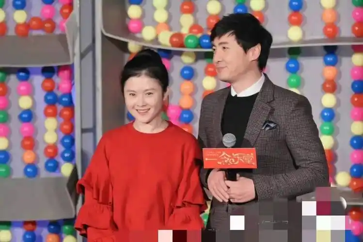 和杨迪相似,沈腾和他老婆王琦也经历了12年的爱情长跑,不同的是沈腾娶