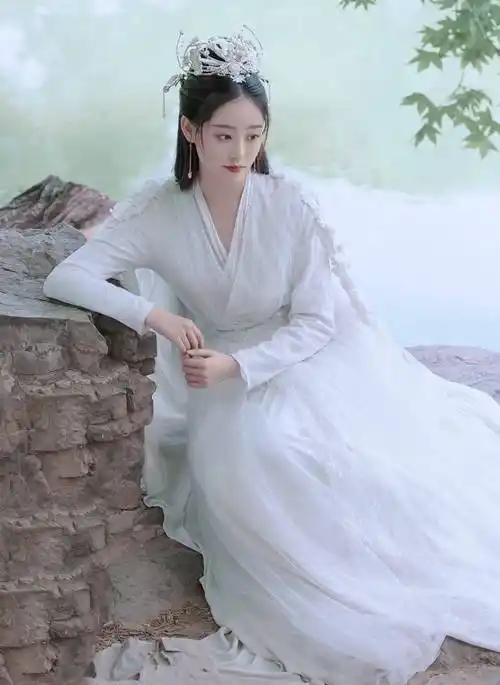 祝绪丹玉笛古韵大片,白衣翩翩纯净温柔,是魔幻小仙女没错了