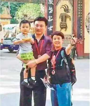 23岁女儿结束十年爱情长跑_小孩子_家长_女朋友