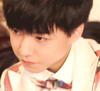 王俊凯gif恶作剧gif撅嘴gif歪头gif