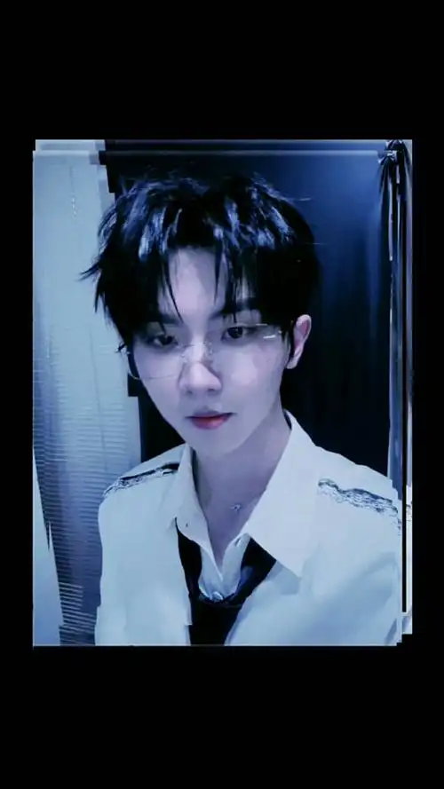 马嘉祺禁欲眼镜杀##马嘉祺总裁bg感##张颂文用乱码回复马嘉祺