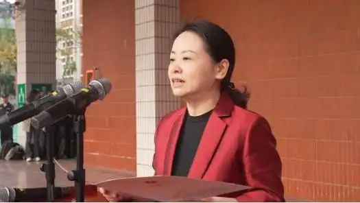 大咖云集集大成得智慧重庆一中举行建校93周年主题升旗仪式