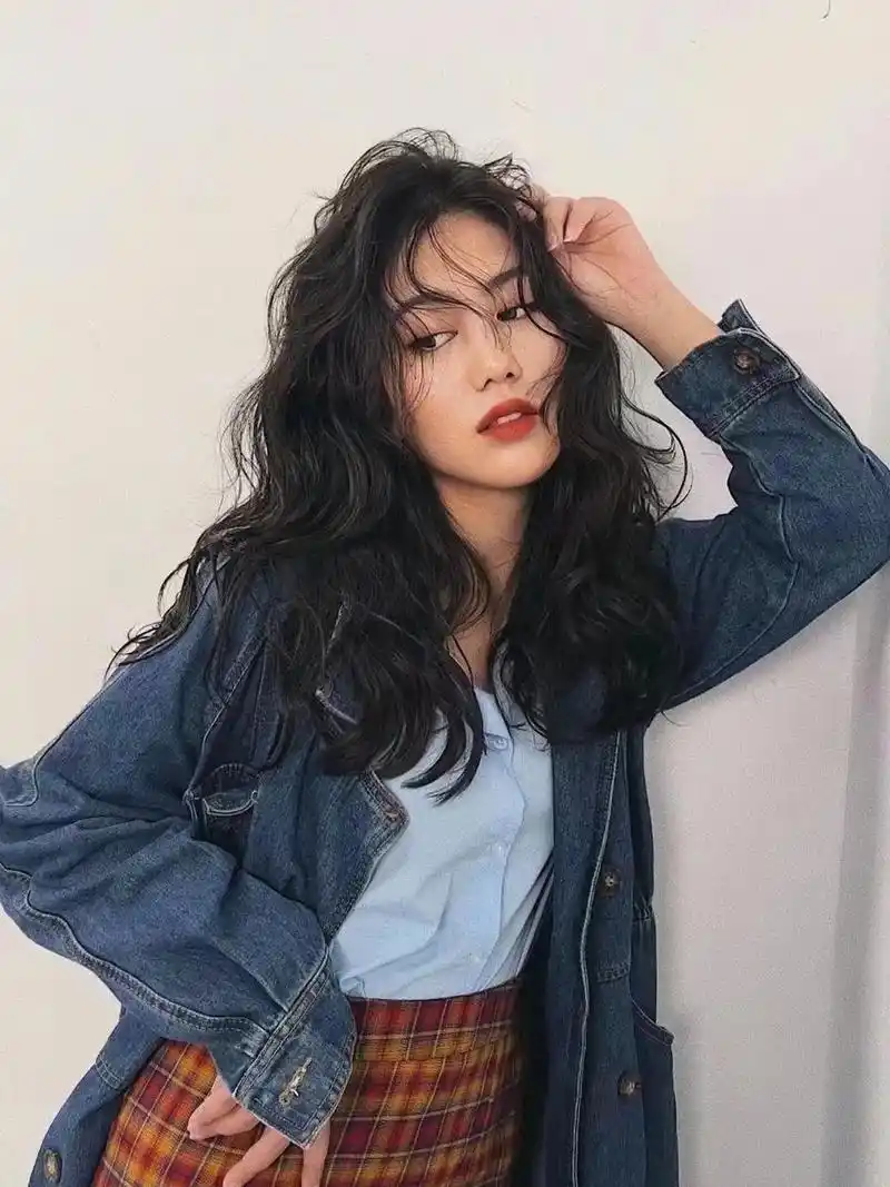 慵懒风烫发女神中长发推荐