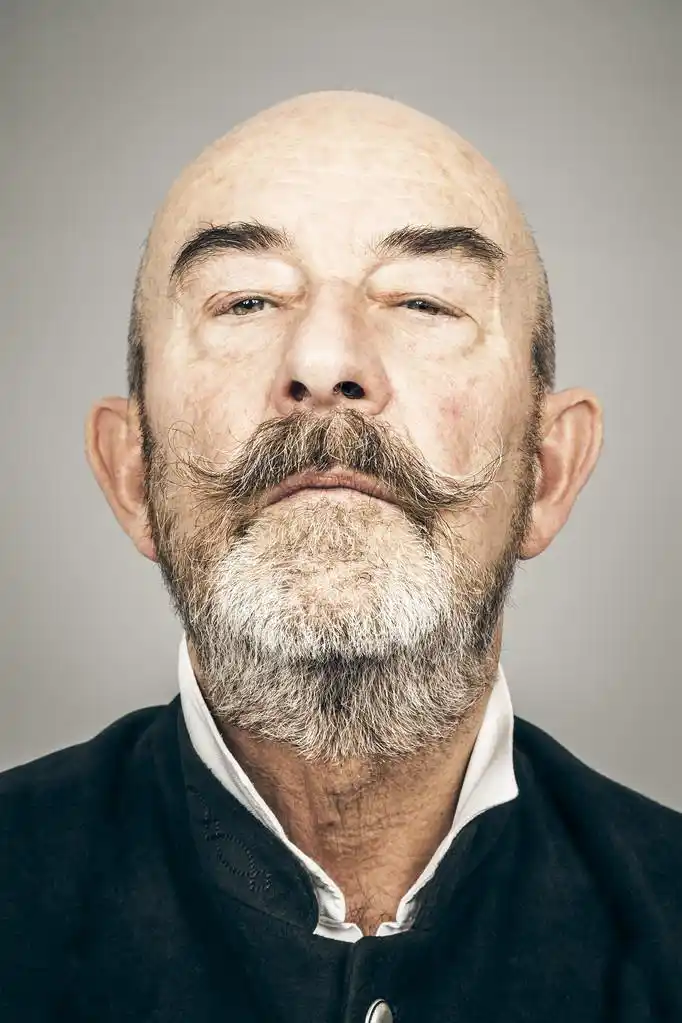 老伯伯,灰色大胡子老头