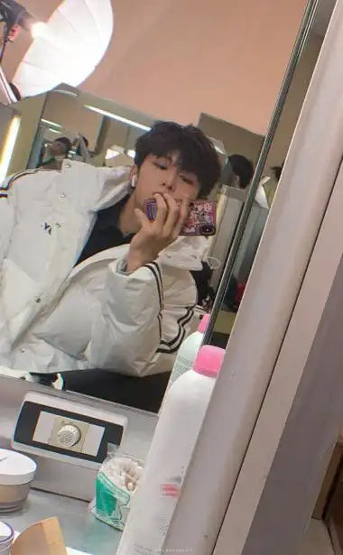 范丞丞壁纸 08youreviolet