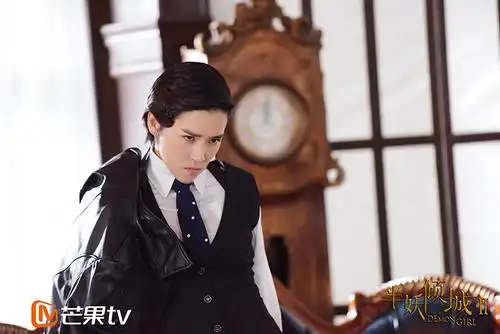 半妖倾城2阚清子帅气男装照登热搜反转魅力再吸粉