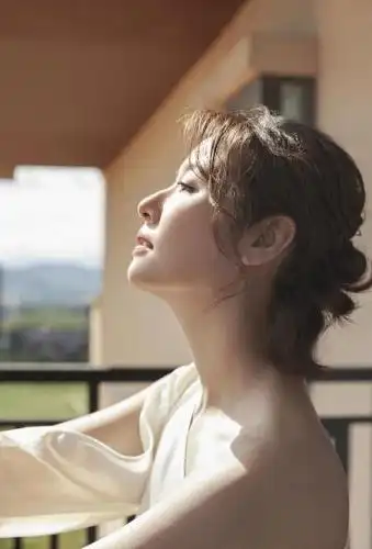 简介:林心如《健康女性》霸气宣言 我 绝对是女王,分享一组林心如图片