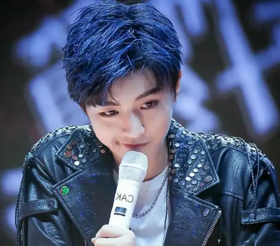 6.王俊凯邪魅一笑,简直要迷倒无数小姐姐啊!有没有撩到你呢!