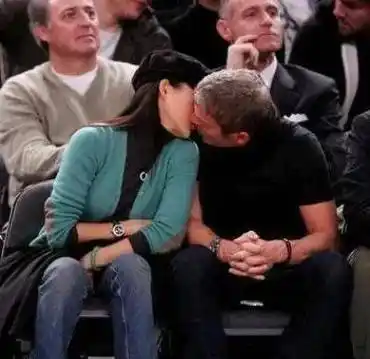 章子怡情史,曾和以色列富豪艾维·尼沃订婚,可没过多久就分手.