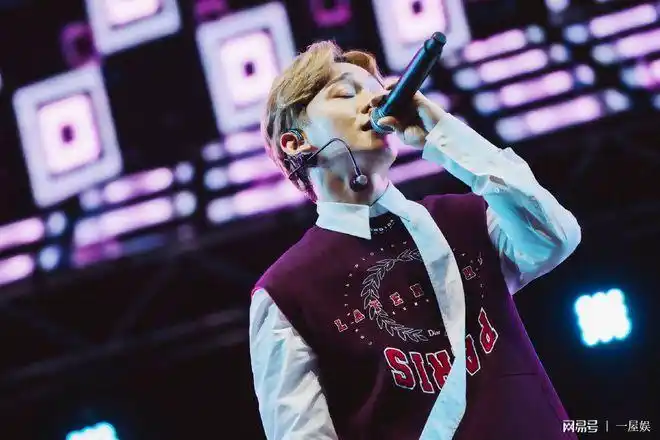 金钟大不能靠颜值吸引你那来听听他唱歌吧