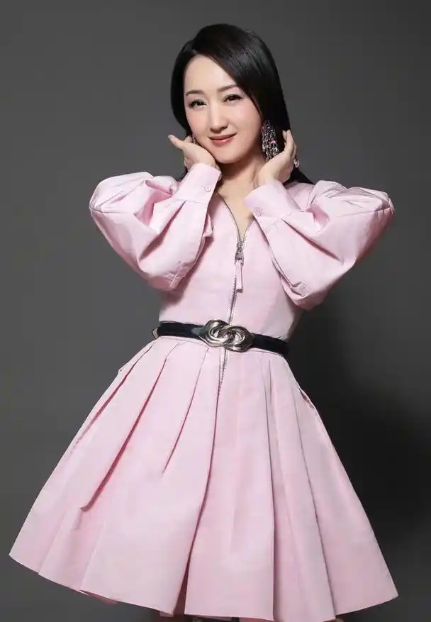 歌坛玉女杨钰莹苦等25年,为何赖文峰出来转身却娶了别人做新娘?
