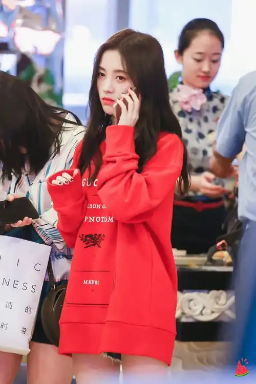 鞠婧祎吃糖被审判