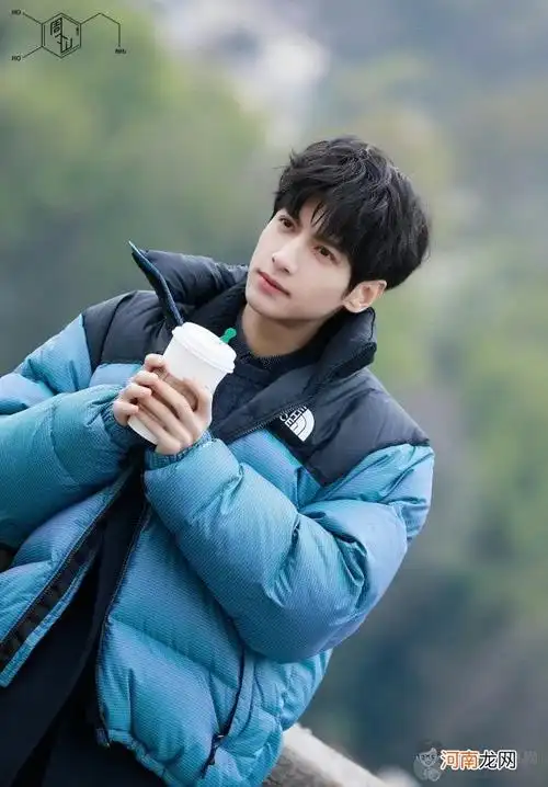 罗云熙吴倩被曝恋情分手了没有 深扒罗云熙真正的女朋友资料照片