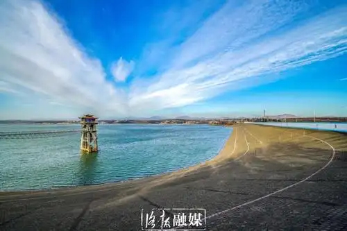 嵩县陆浑水库出现冰封水面奇景!_洛阳