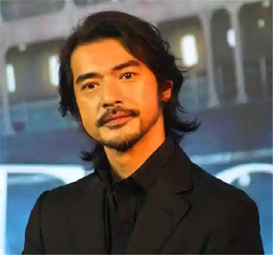 44岁金城武近照一胖毁所有首次出演丑角见证演技实力