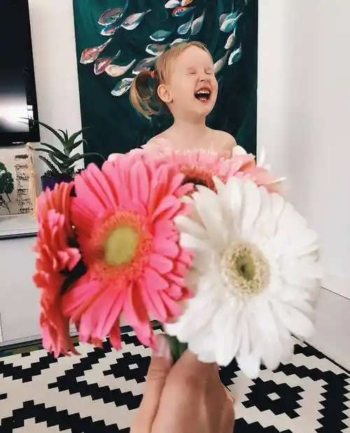 女神妈妈拍的果照,让女儿红遍朋友圈!