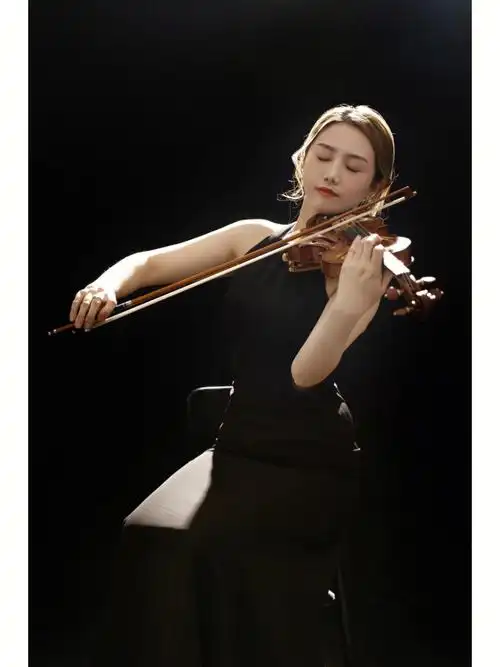 和小提琴拍一组肖像照益阳艺术照客片分享