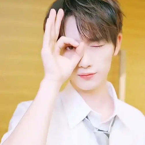 hi丁学长,可以教我写作业吗(29>11 )☆@时代少年团-丁程鑫丁程鑫