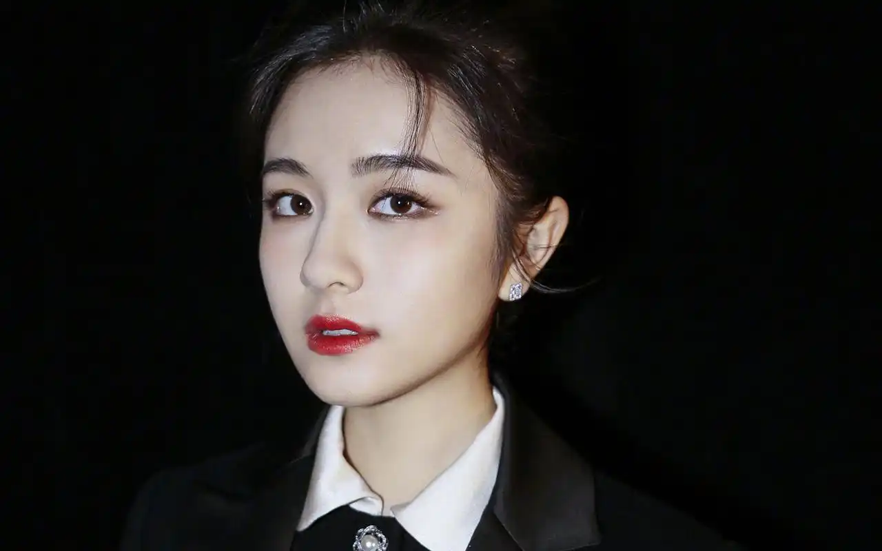 李兰迪俏皮性感高清桌面壁纸