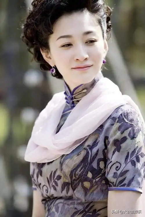 四个当红受欢迎女明星穿旗袍(用一身旗袍证明了)(21)