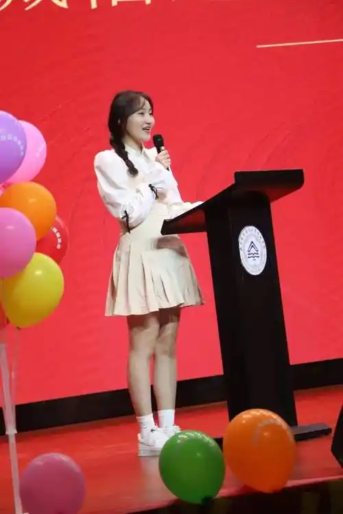 2023年诚信感恩大会暨大学生资助管理委员会十二周年_陆青青_小资