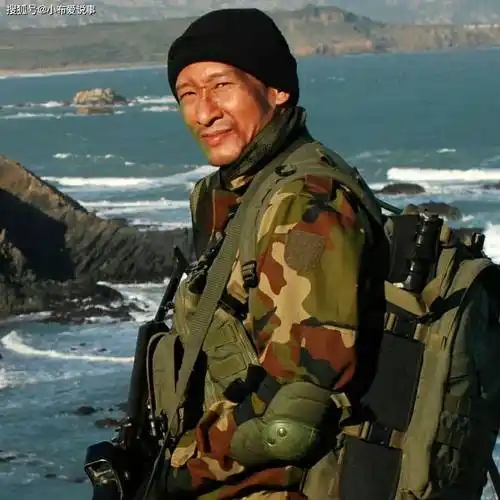 老戏骨王劲松:因傅彪的一句话改变了人生!