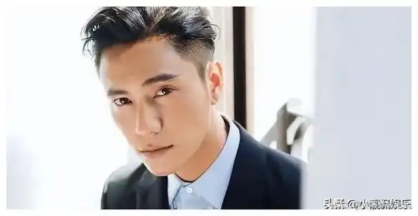 陈坤的儿子已成年,长得越来越远母亲,像谁可以认得出吗?