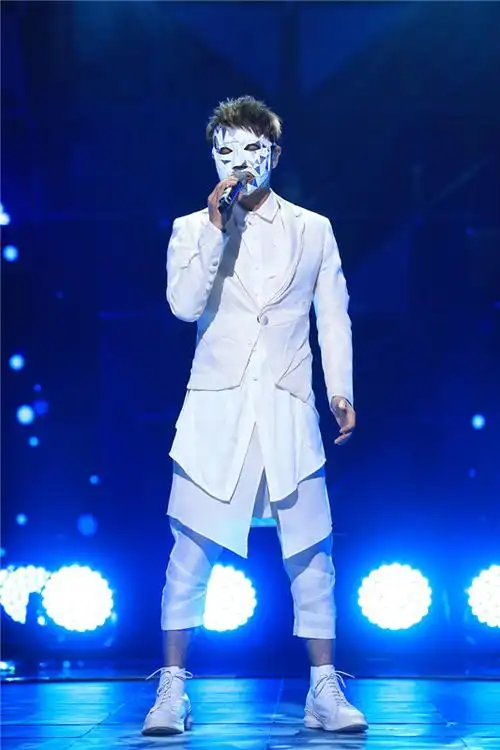 蒙面歌王李克勤演唱《忘记你我做不到》音乐