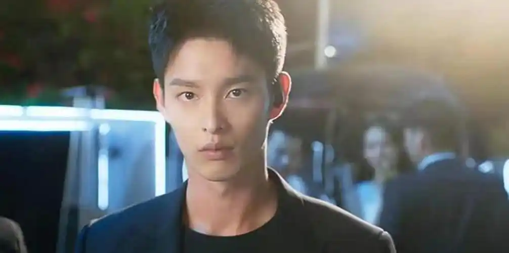 热剧推荐# 最近刚好看了小说《半吟》改编的电视剧《他在逆光中赴白