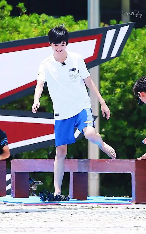 tfboys新闻170611今日高能录制路透2王俊凯腿毛男友力max