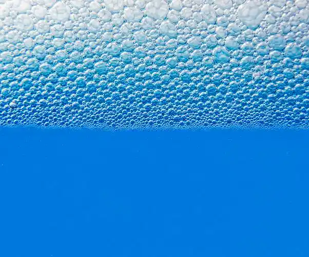 水,泡泡,清晰,天蓝色,背景_高清图片_全景视觉