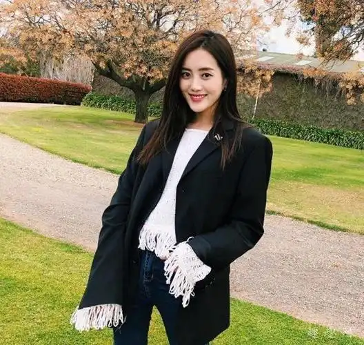 王梓薇壁纸和写真